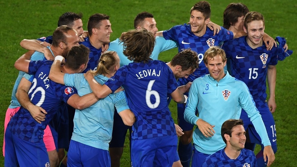 Vòng 1 8 EURO 2016 Chờ “ngựa ô” xuất hiện