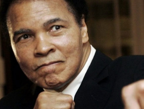 Huyền thoại quyền Anh Muhammad Ali qua đời ở tuổi 74