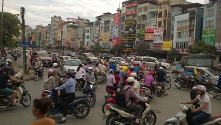 Hà Nội Lộn xộn tại nút giao thông Trường Chinh- Vương Thừa Vũ