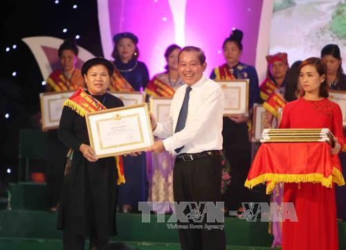 Hội nghị biểu dương phụ nữ các dân tộc làm kinh tế giỏi vùng Tây Bắc