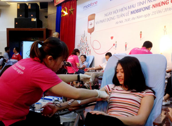 Sẻ chia yêu thương – Những giọt máu hồng