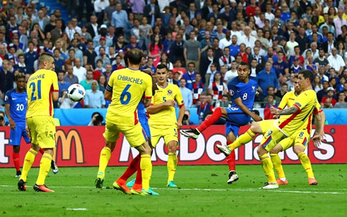 Pháp 2-1 Romania Cảm hứng Dimitri Payet giúp Pháp thắng nghẹt thở ngày ra quân