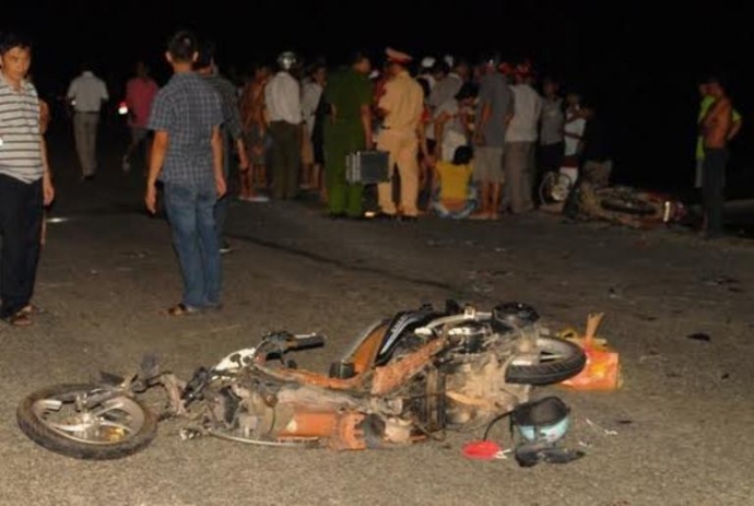 Thừa Thiên - Huế Hai xe máy đối đầu với tốc độ cao làm 5 người thương vong