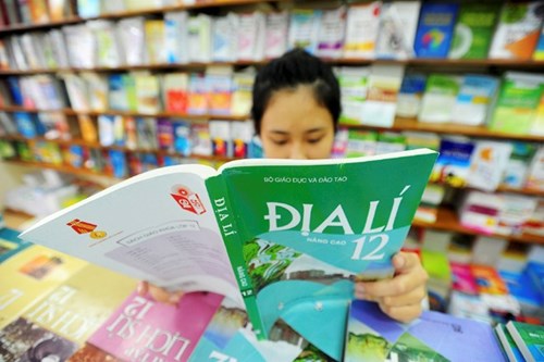 Lấy ý kiến về bộ tiêu chí đánh giá sách giáo khoa phổ thông
