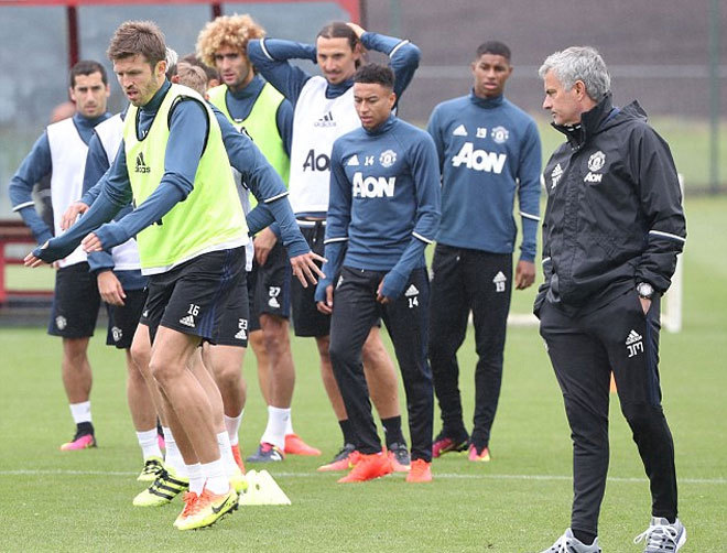 Mourinho bắt đầu cuộc thanh lọc tại Man Utd