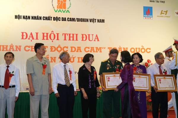 Đại hội thi đua “Vì nạn nhân chất độc da cam” toàn quốc lần thứ III