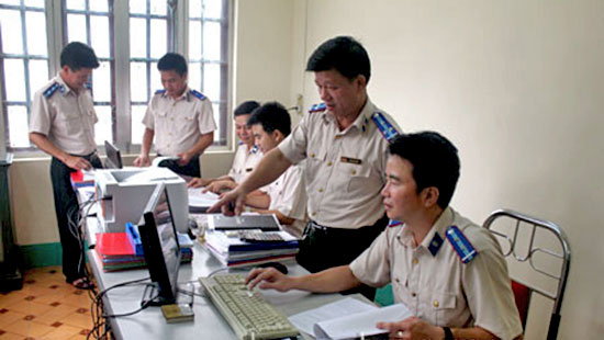 6 hình thức kỷ luật công chức, viên chức vi phạm pháp luật thi hành án hành chính