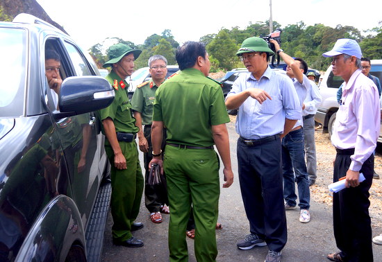 Chủ tịch tỉnh Quảng Nam yêu cầu làm rõ vụ phá rừng pơ mu tại khu vực biên giới Nam Giang