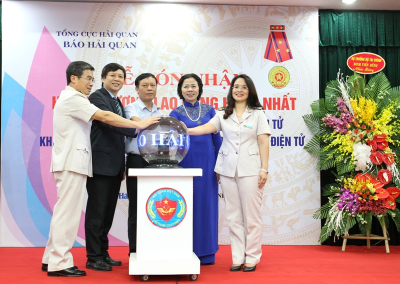 Báo Hải quan điện tử ra mắt phiên bản tiếng Anh