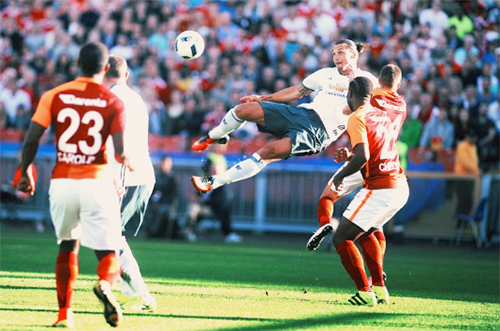 Ibrahimovic tỏa sáng trong trận ra mắt Man Utd