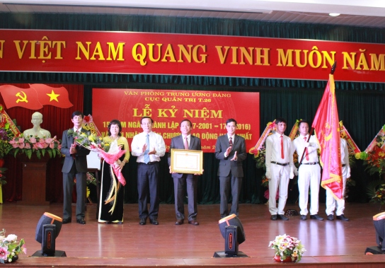Cục Quản trị T 26 đón nhận Huân chương Lao động hạng Nhất