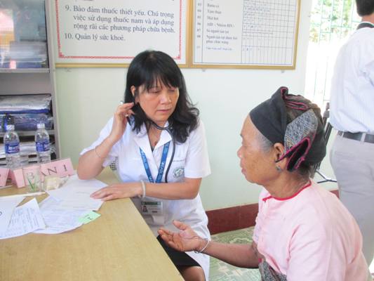 Người nghèo được hỗ trợ khi điều trị ung thư, chạy thận