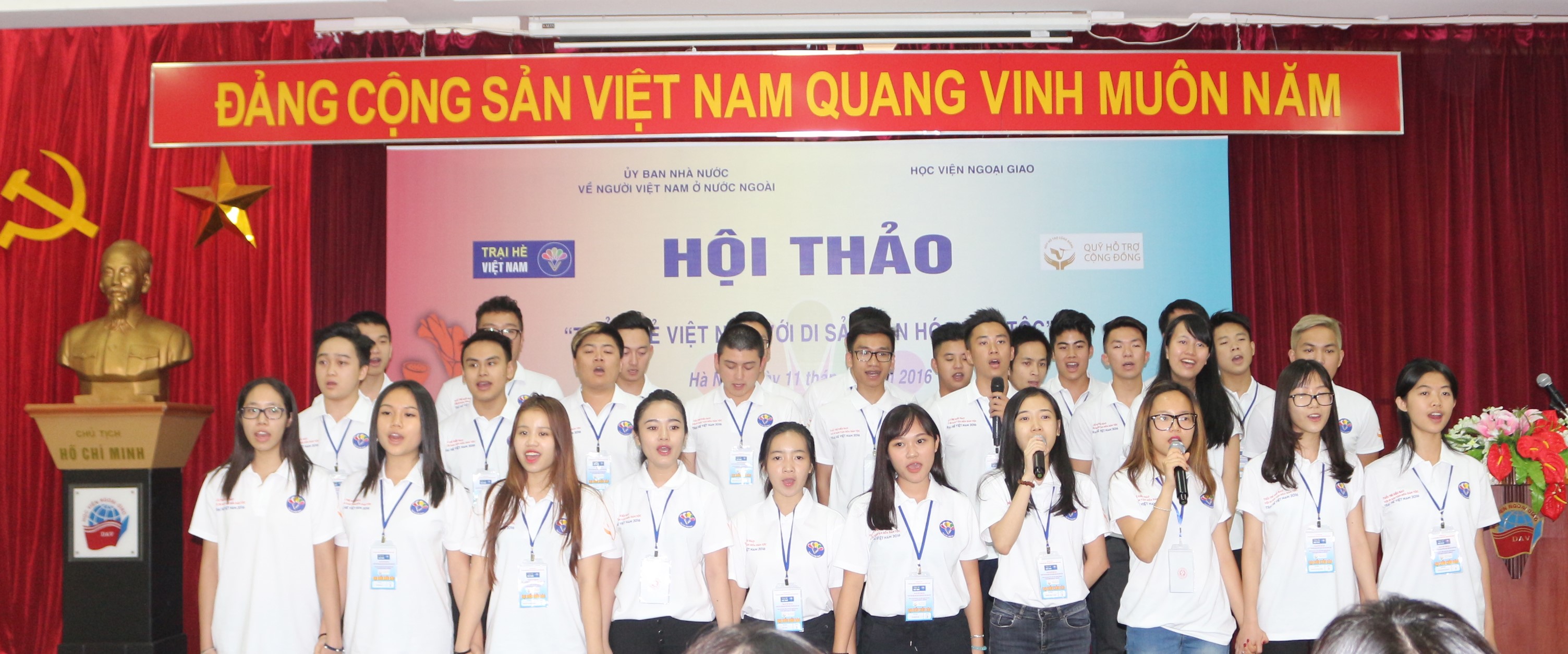 Đại biểu Trại hè Việt Nam 2016 giao lưu với sinh viên Học viện Ngoại giao
