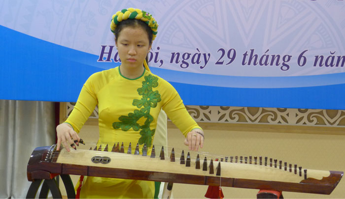Cô bé khuyết tật và ước mơ được làm cô giáo