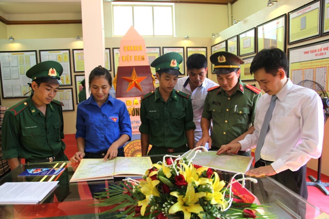 Triển lãm “Hoàng Sa, Trường Sa của Việt Nam - Những bằng chứng lịch sử và pháp lý” tại Hà Giang