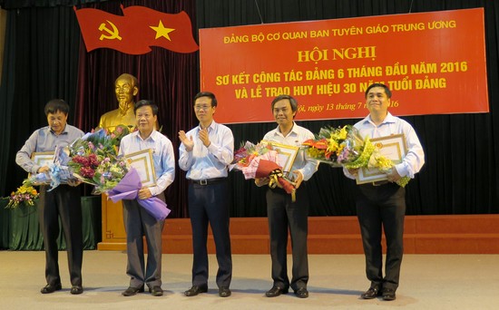 Đảng bộ cơ quan Ban Tuyên giáo Trung ương Nâng cao năng lực lãnh đạo, đổi mới công tác tuyên truyền nghị quyết của Đảng