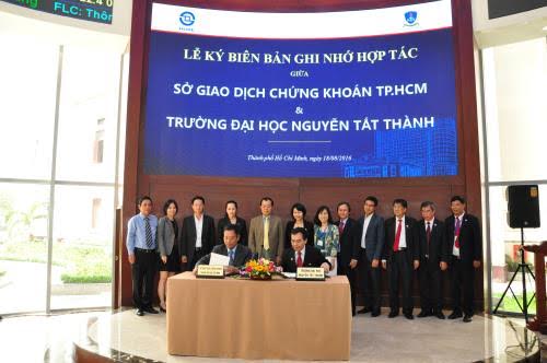 Sở Giao dịch Chứng khoán TP Hồ Chí Minh và Trường Đại học Nguyễn Tất Thành ký biên bản hợp tác