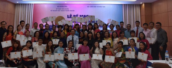 Bế giảng khóa tập huấn giảng dạy tiếng Việt cho giáo viên người Việt Nam ở nước ngoài