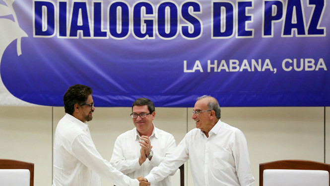 Colombia đạt được thỏa thuận hòa bình sau 52 năm