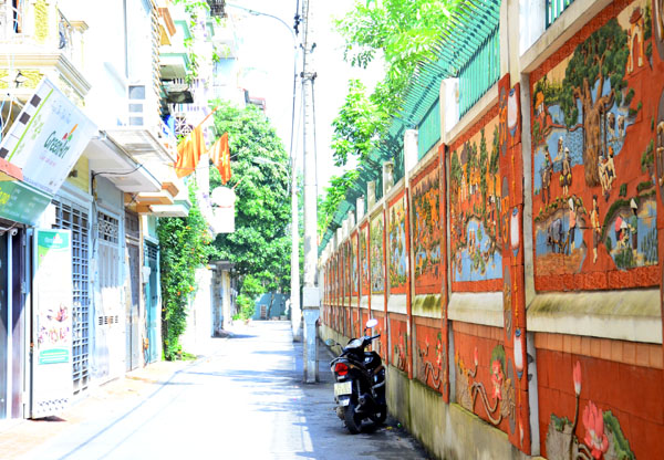 Con đường gốm sứ độc đáo trong khu dân cư tại Hà Nội