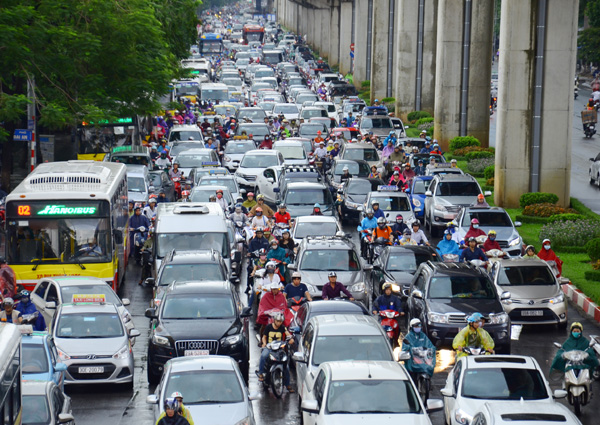 Hà Nội Ùn tắc kéo dài trên tuyến đường Trần Phú, Hà Đông