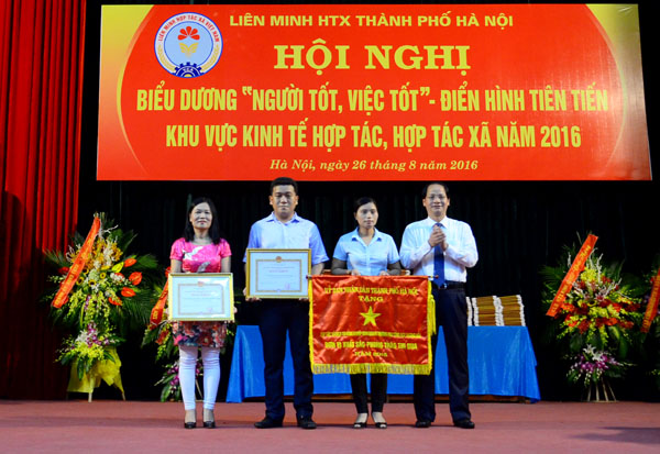 Hà Nội Biểu dương 106 điển hình tiên tiến khu vực kinh tế hợp tác