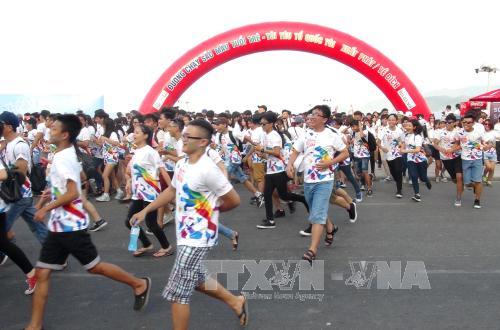 Gần 4 000 thanh niên tham gia Đường chạy “Sắc màu tuổi trẻ - Tôi yêu Tổ quốc tôi”