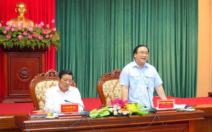 Kiểm tra kết quả thực hiện Nghị quyết Trung ương 3 khóa X tại Thành ủy Hà Nội