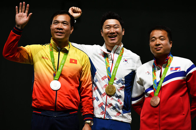 Hoàng Xuân Vinh giành huy chương thứ 2 ở Olympic Rio 2016