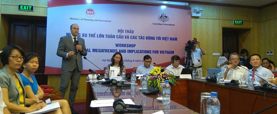 Hội thảo “Các xu thế phát triển lớn của thế giới và tác động tới Việt Nam”