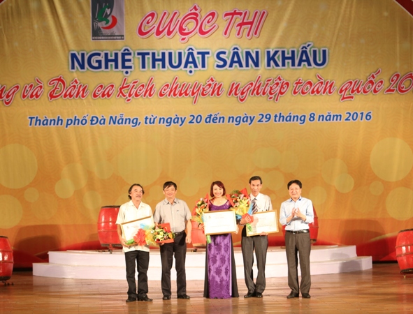 Bế mạc cuộc thi nghệ thuật sân khấu tuồng và dân ca kịch chuyên nghiệp toàn quốc năm 2016