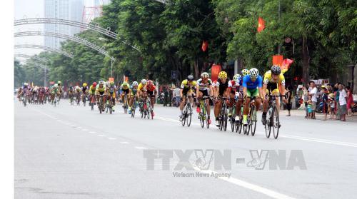 Giải đua xe đạp Quốc tế VTV - Cúp Tôn Hoa Sen 2016 Nguyễn Thành Tâm giành giải nhất chặng 5