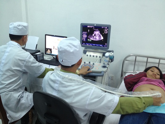 Thiết bị y tế tiền tỷ bỏ không vì thiếu bác sĩ