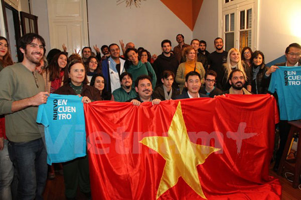 Sinh viên Argentina quan tâm tìm hiểu về Việt Nam
