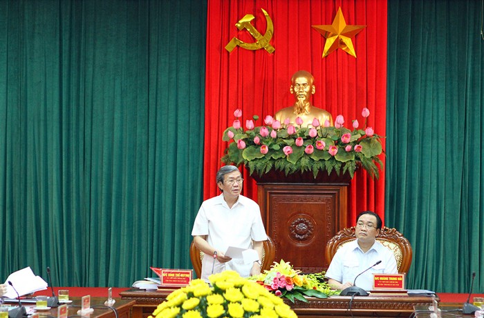 Đồng chí Đinh Thế Huynh làm việc với Ban Thường vụ Thành ủy Hà Nội