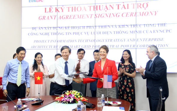 Điện lực miền Trung ký thỏa thuận tài trợ Dự án hỗ trợ kỹ thuật phục vụ lưới điện thông minh