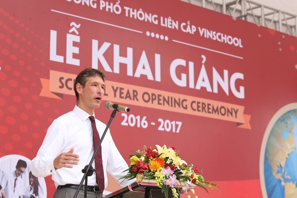 Trường Trung học Vinshool tưng bừng khai giảng năm học mới