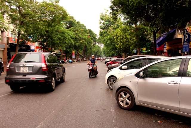 Chủ trương đỗ xe ô tô ngày chẵn, lẻ Cần tổ chức giám sát và có chế tài xử phạt nghiêm