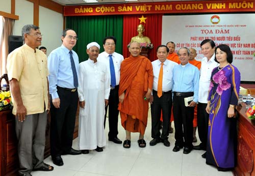 Khẳng định vai trò nhạc trưởng trong cộng đồng của những người có uy tín