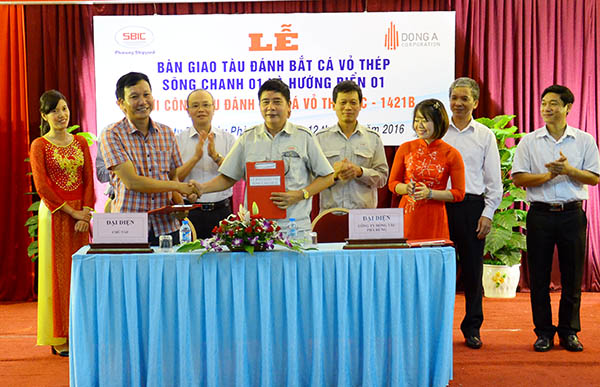 Bàn giao và đóng mới 3 tàu cá vỏ thép cho ngư dân Hải Phòng và Phú Yên