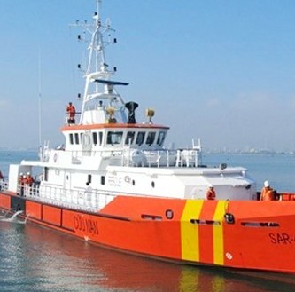 Cứu hộ kịp thời một ngư dân bị bệnh khi đang đánh bắt trên biển