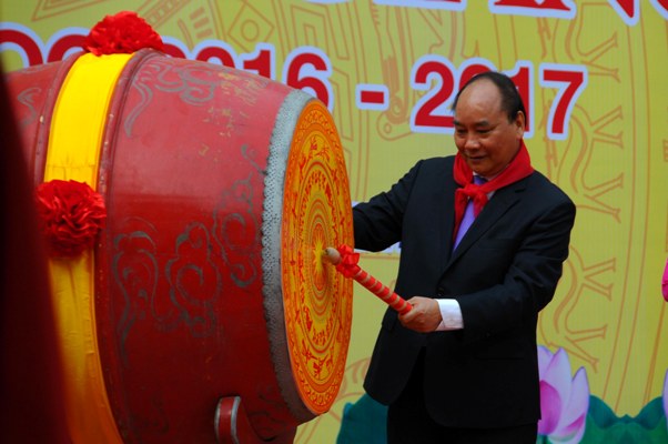 Thủ tướng Nguyễn Xuân Phúc dự Lễ khai giảng tại Trường Nguyễn Đình Chiểu