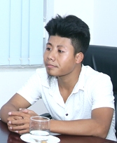 Nhà điêu khắc trẻ quyết tâm theo đuổi đam mê