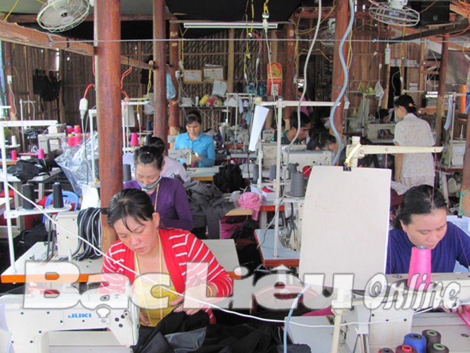 Giảm nghèo, nâng cao đời sống nhân dân là nhiệm vụ trọng tâm