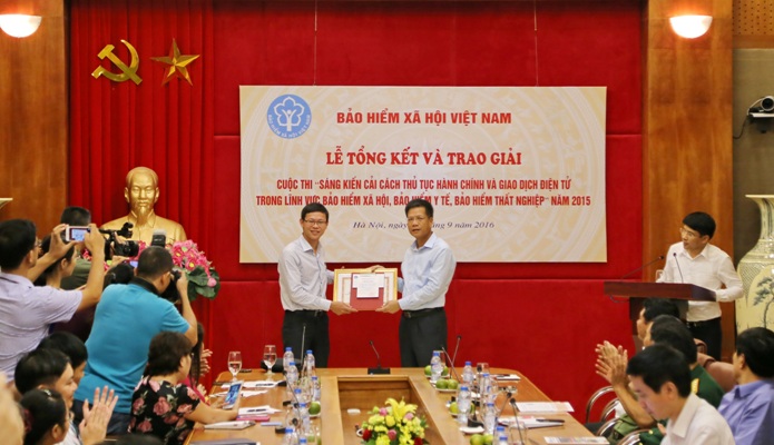 Trao giải cuộc thi “Sáng kiến cải cách TTHC và giao dịch điện tử trong lĩnh vực BHXH, BHYT, BH thất nghiệp”