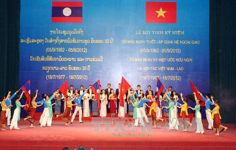 Báo chí Lào ca ngợi thành tựu của Việt Nam và mối quan hệ thủy chung hai nước