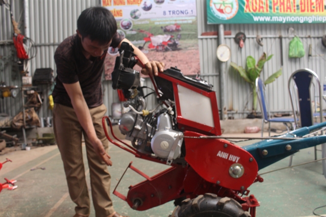 Kỹ sư chân đất với việc ra đời chiếc máy 12 trong 1