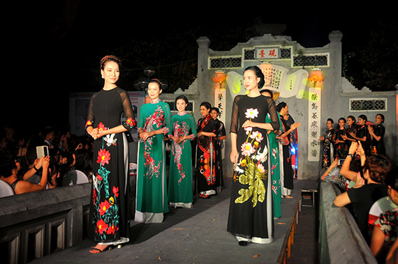 Chương trình nghệ thuật “Hương sắc tháng mười”