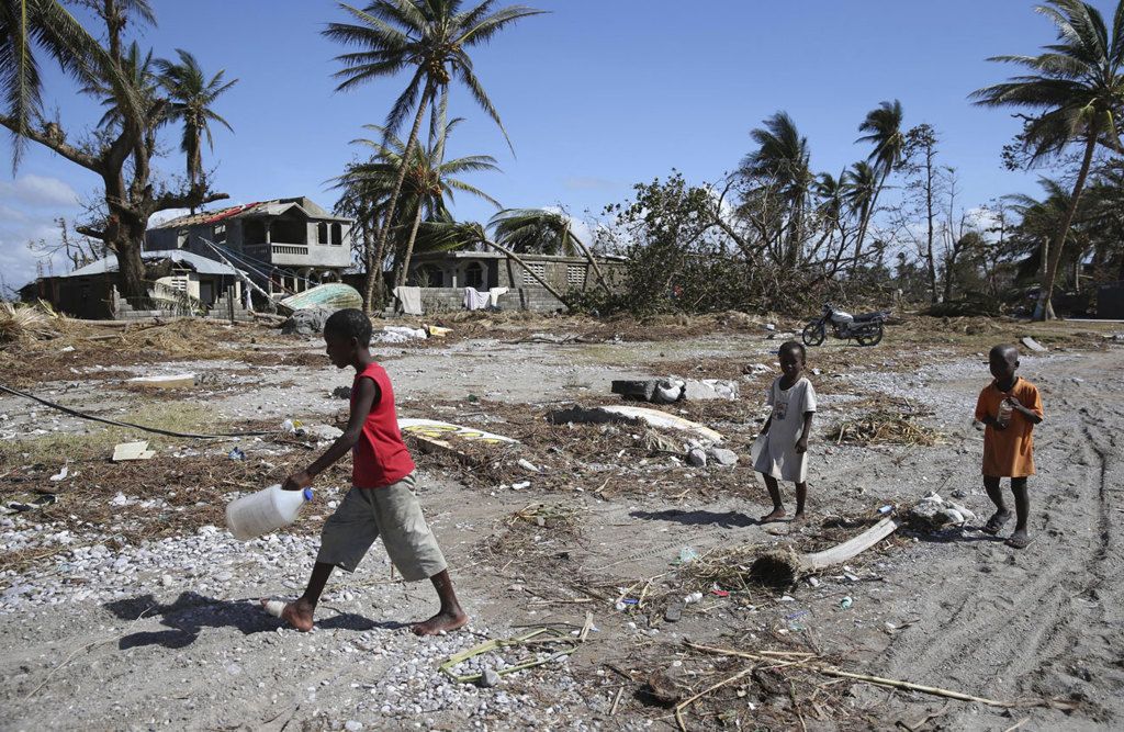 Siêu bão Mathew tàn phá Haiti