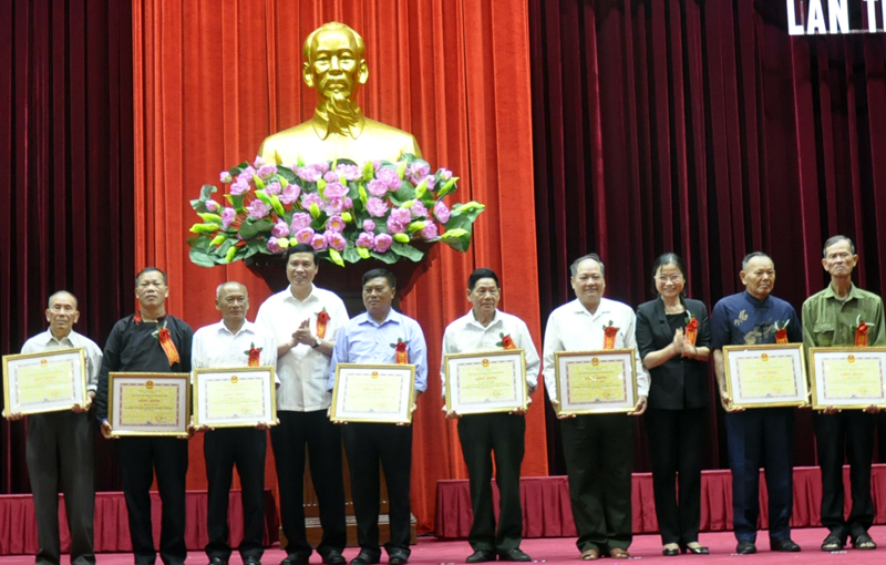 Quảng Ninh Biểu dương người có uy tín tiêu biểu trong đồng bào dân tộc thiểu số